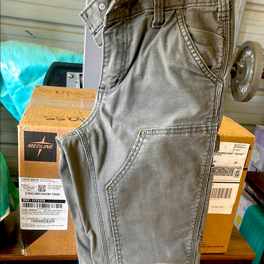 Women’s carhartt work pants